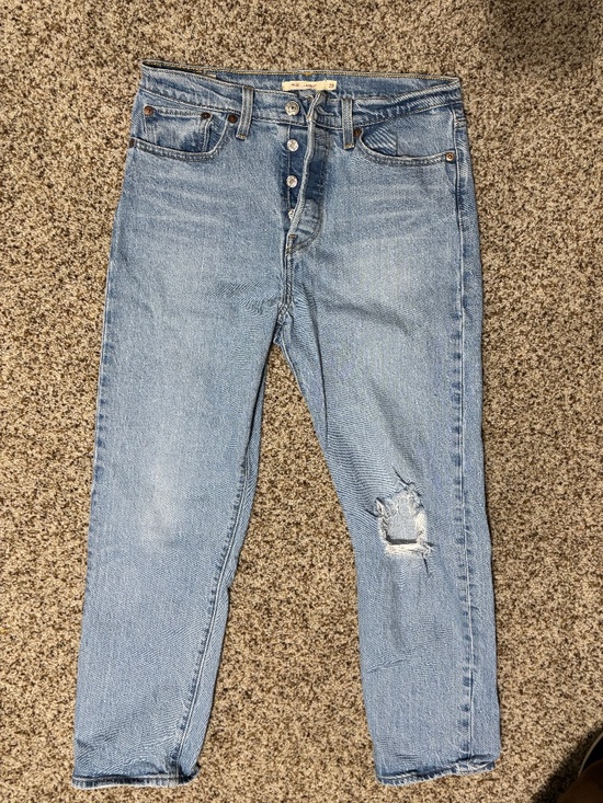 Levi’s Premium Wedgie Straight Women’s distressed jeans - size 28 - Picture 1 of 3